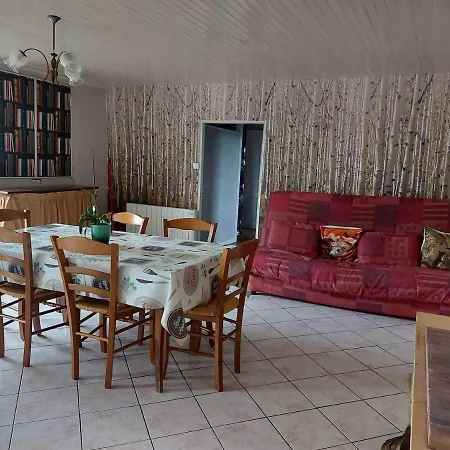 La-haut, Gite-maison De